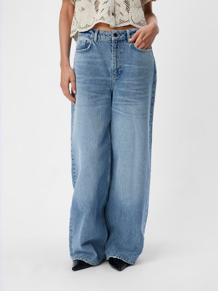 Betty High-Waisted Jeans (Medium Blue Denim)