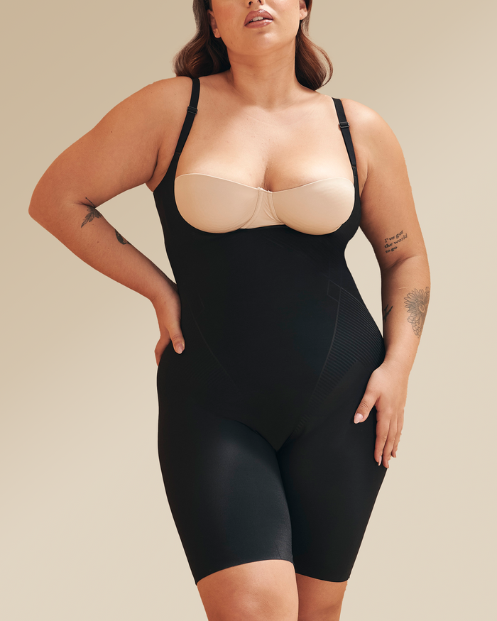 Body moldeador sin aros Negro de SPANX en Lady Pipa para llevar bajo vestidos de invitada.