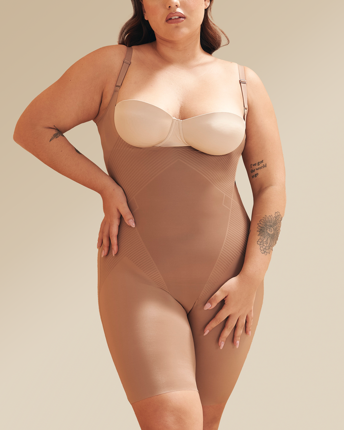 Body moldeador sin aros Praliné de SPANX en Lady Pipa para llevar bajo vestidos de invitada.