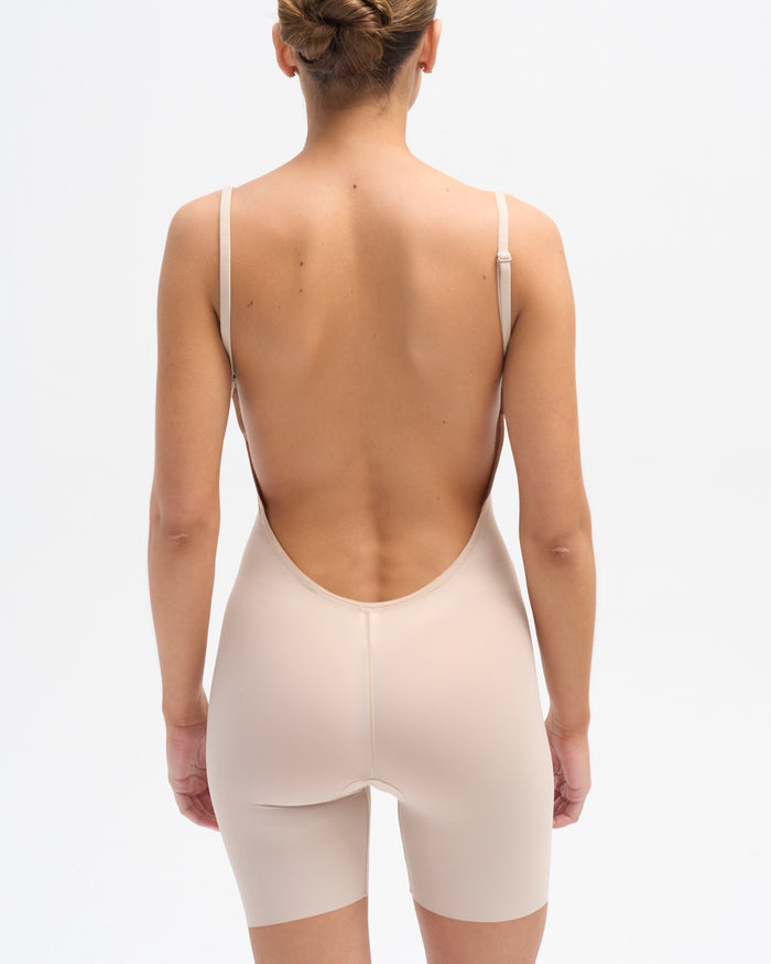 Body multiposición Nude de Lady Pipa para llevar bajo vestidos de invitada.