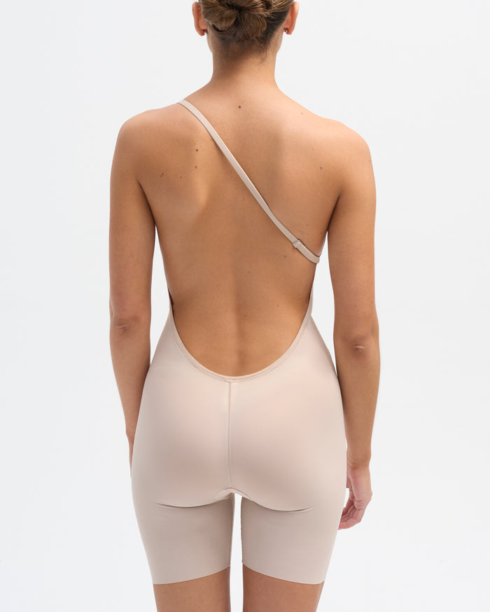 Body multiposición Nude de Lady Pipa para llevar bajo vestidos de invitada.
