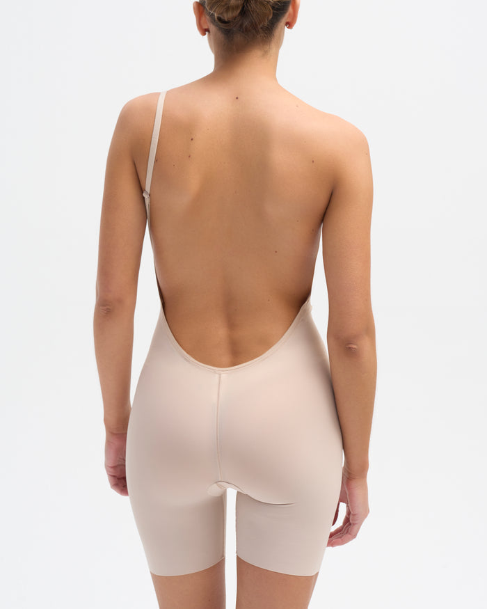 Body multiposición Nude de Lady Pipa para llevar bajo vestidos de invitada.