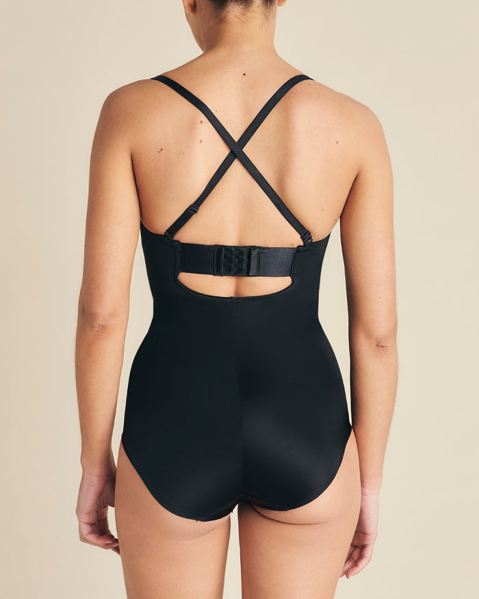 Body reductor palabra de honor Negro de SPANX en Lady Pipa para llevar bajo vestidos de invitada.