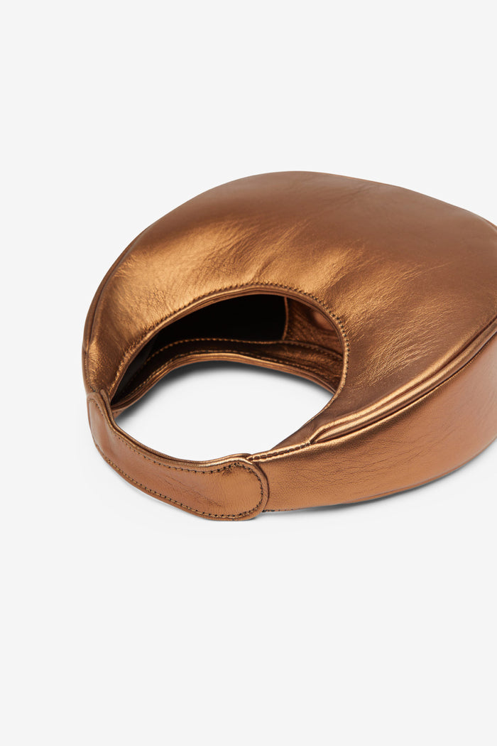 Bolso Eclipse Cobre de Lady Pipa para completar looks de invitada.