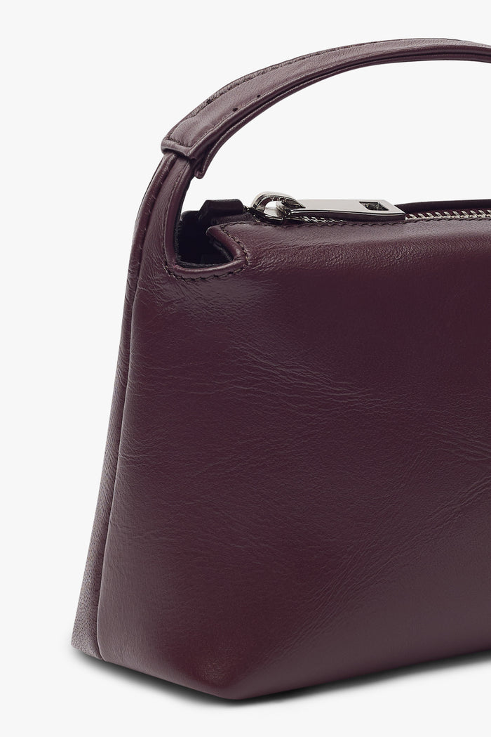 Bolso Sonora Berenjena de Lady Pipa para completar looks de invitada.