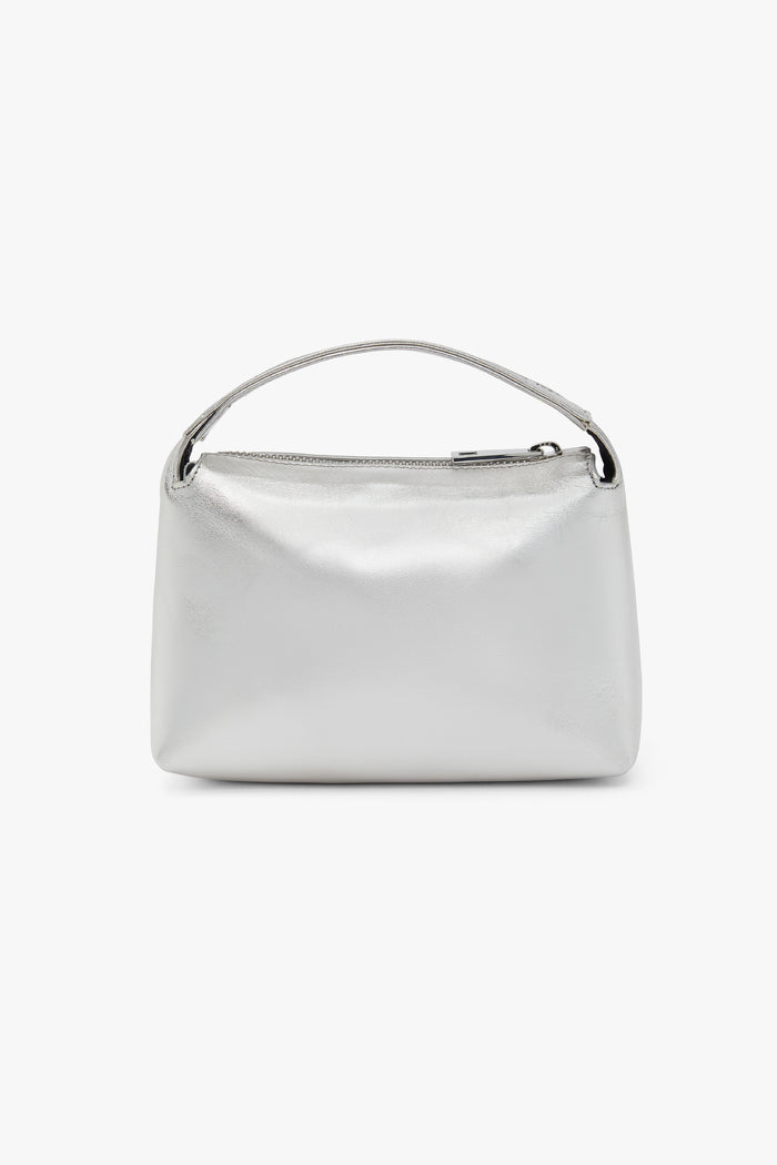 Bolso Sonora Plata de Lady Pipa para completar looks de invitada.