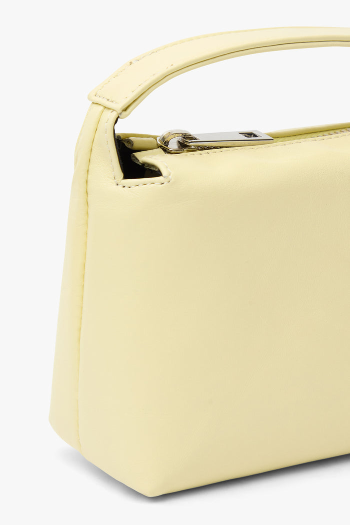 Bolso Sonora Vainilla de Lady Pipa para completar looks de invitada.