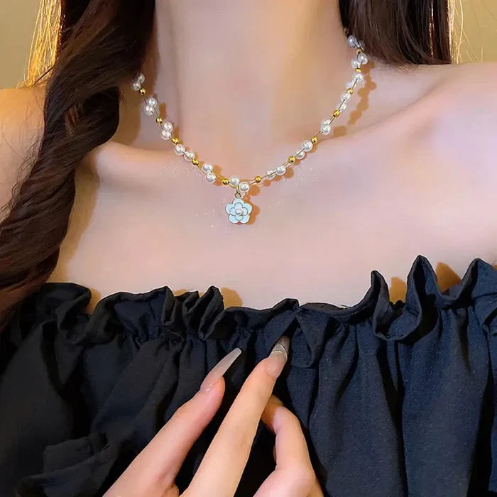 Camellia Pearl Necklace fashionnsio
