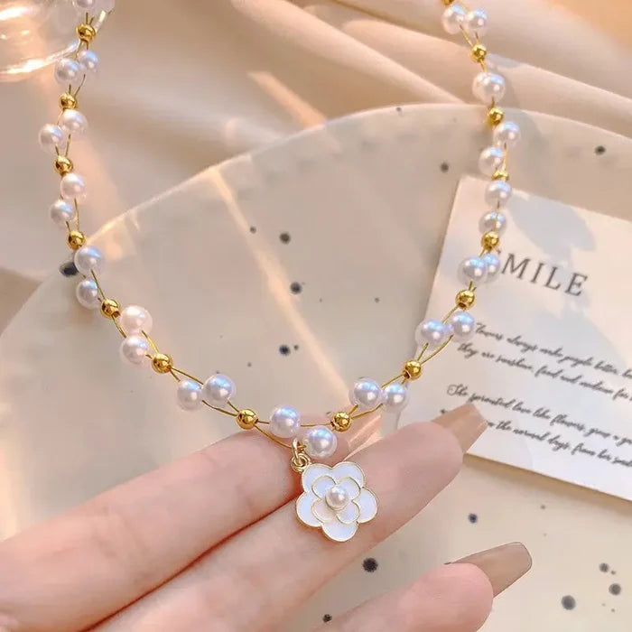 Camellia Pearl Necklace fashionnsio
