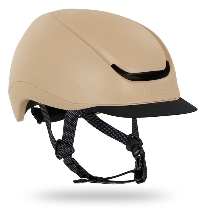 Casque de vélo de ville Kask Moeibus champagne avec sa visière vue avant