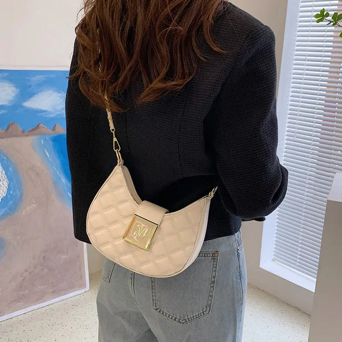 Crescent Chain Sling Bags fashionnsio