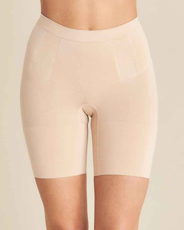 Faja reductora Nude de SPANX en Lady Pipa para llevar bajo vestidos de invitada.