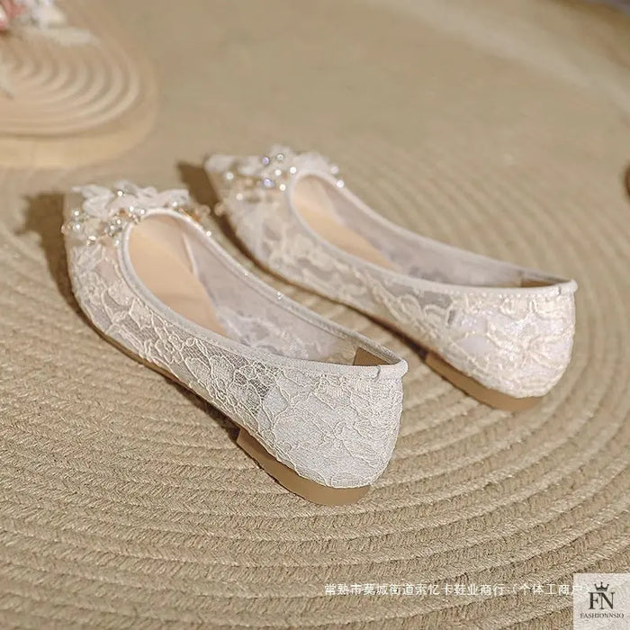 Flower Embellish Lace Belle Flats - Fashionnsio