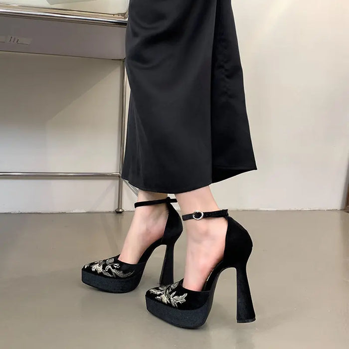 Black / 35