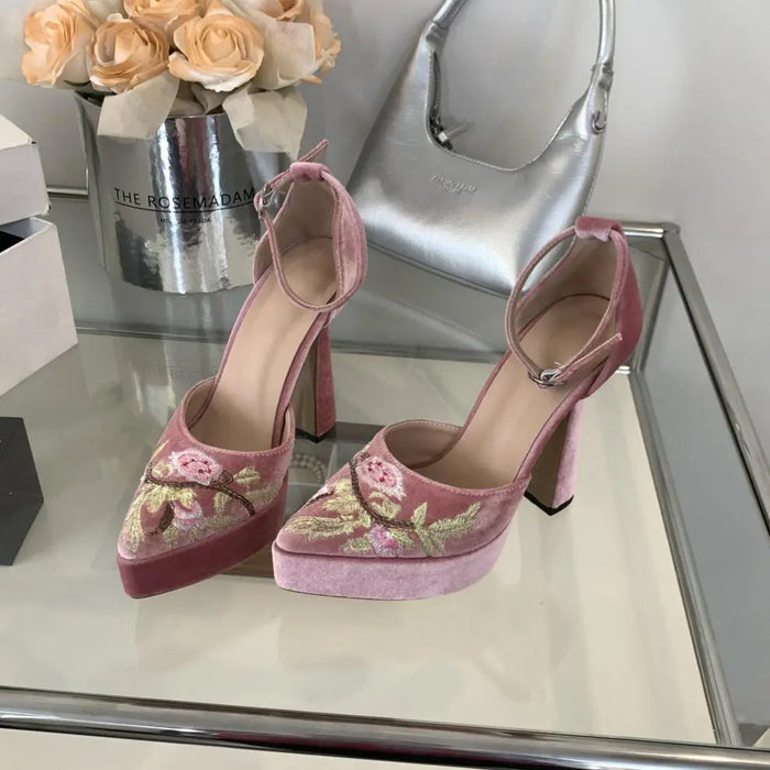 Flower Embroidered Pointed Chunky Heels fashionnsio
