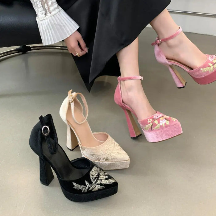 Flower Embroidered Pointed Chunky Heels fashionnsio