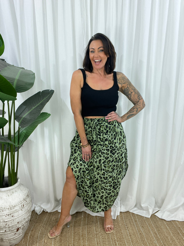 M/L (16-20) / Green Leopard