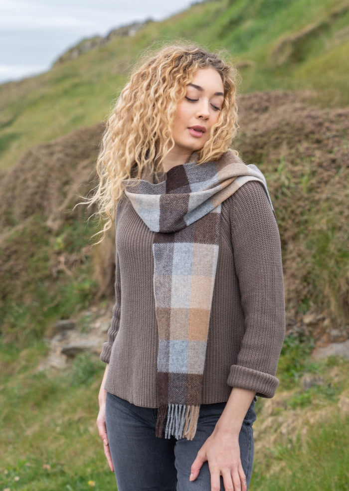 John Hanly Lambswool Scarf | Beige Brown