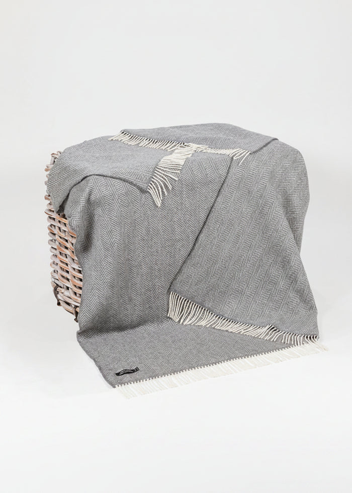 John Hanly Oversized Cashmere Throw | Grey Herringbone