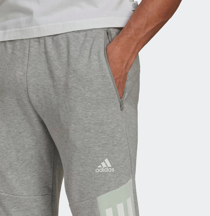 Men • Sportswear Future Icons 3-Stripes Pants HK4557