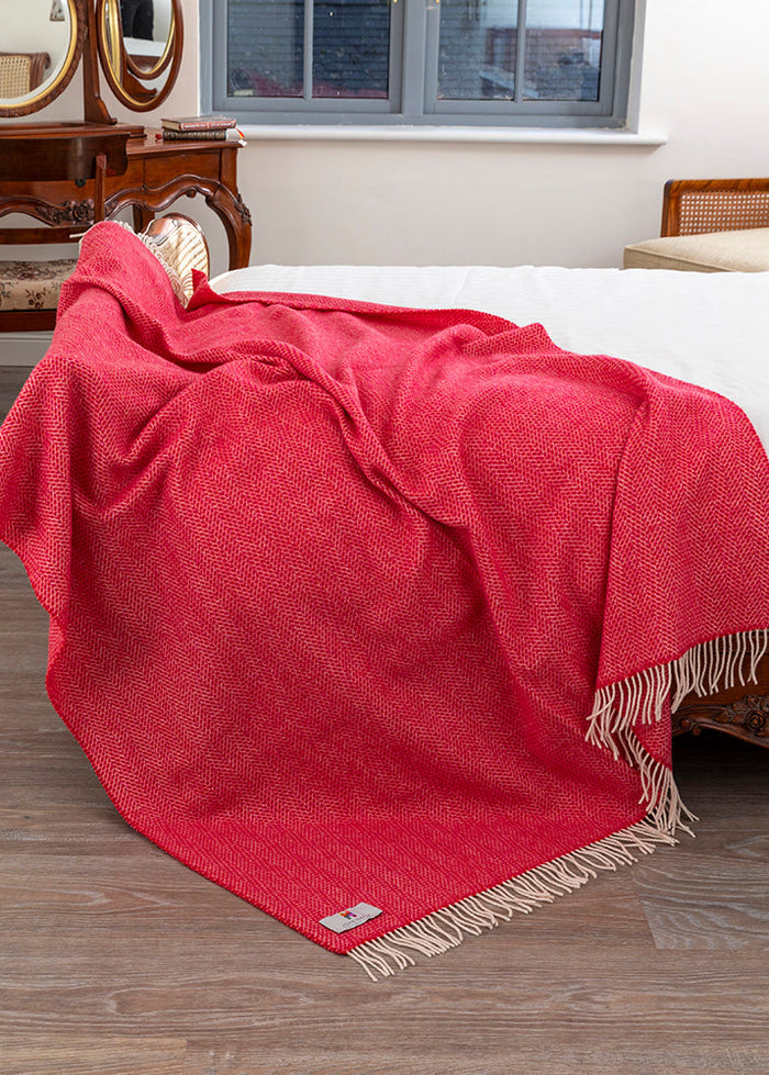 Oversized Merino Wool Cashmere Throw Raspberry Herringbone