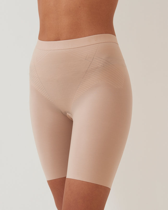 Pantalón reductor Beige de SPANX en Lady Pipa para llevar bajo vestidos de invitada.