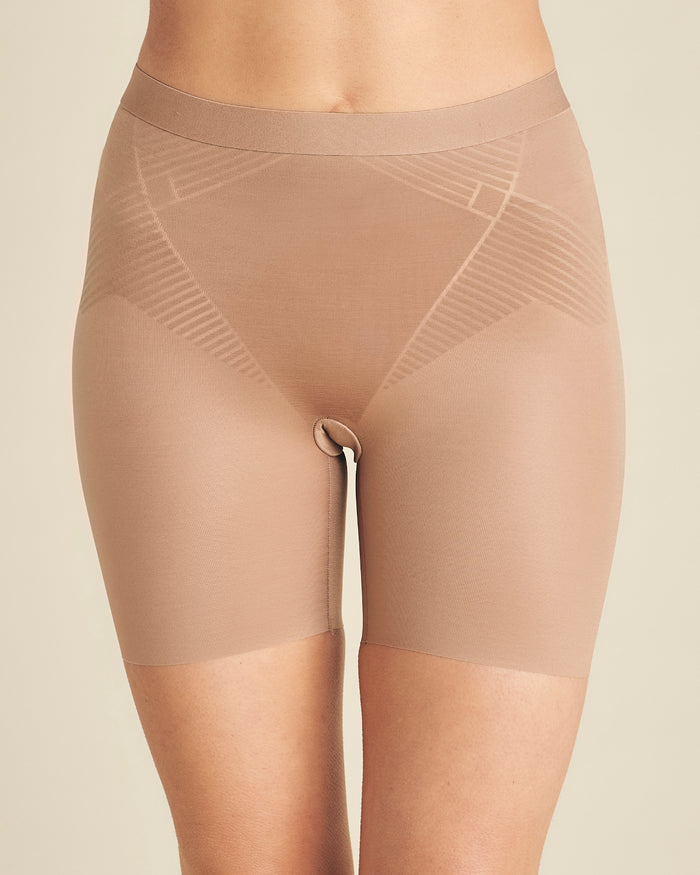 Pantalón reductor corto Praliné de SPANX en Lady Pipa para llevar bajo vestidos de invitada.