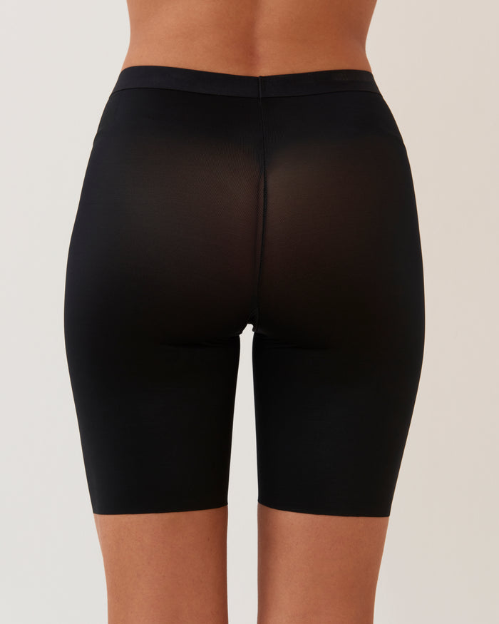 Pantalón reductor Negro de SPANX en Lady Pipa para llevar bajo vestidos de invitada.