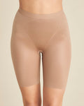Pantalón reductor Praliné de SPANX en Lady Pipa para llevar bajo vestidos de invitada.