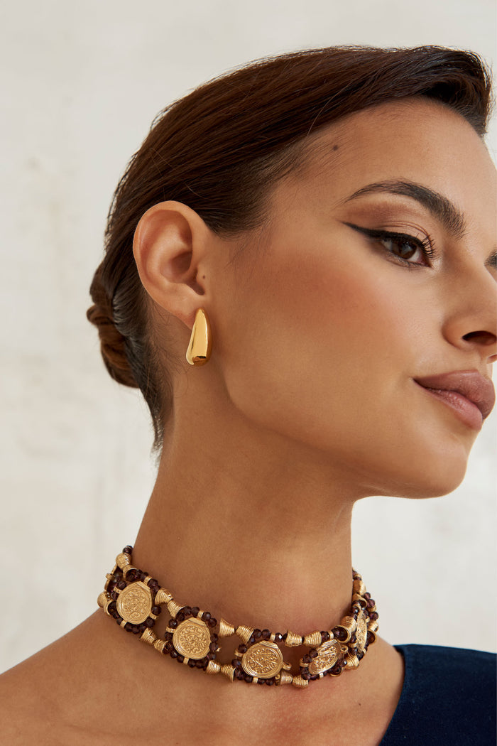 Pendientes Gota Dorado en Lady Pipa para completar looks de invitada.