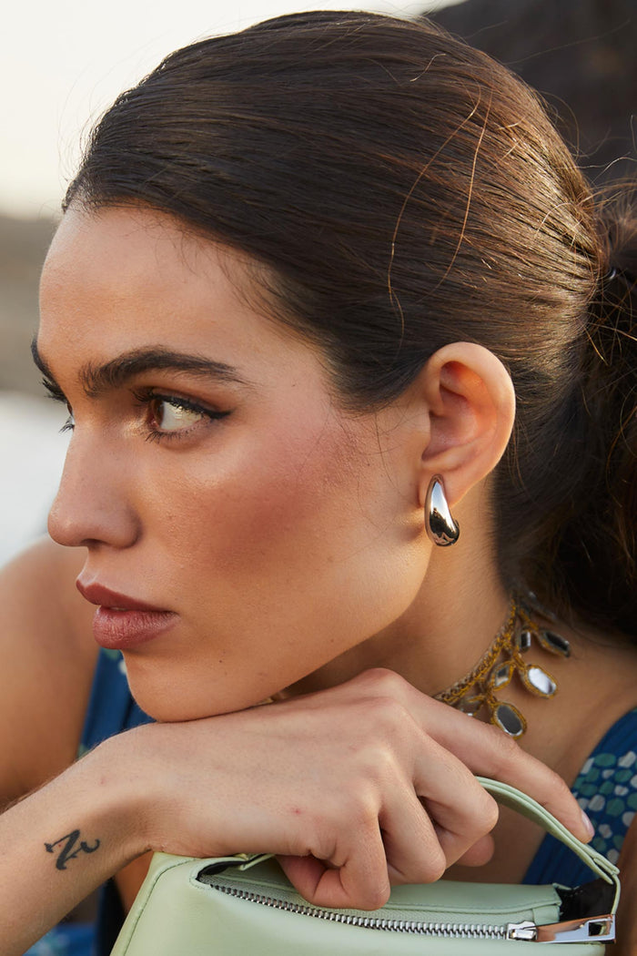 Pendientes Gota Plateado en Lady Pipa para completar looks de invitada.