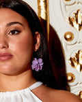 Pendientes Pétalos Lila de Malababa en Lady Pipa para completar looks de invitada.