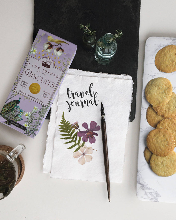 Thin and Crunchy Caramel Cookies (Cookie Snack Biscuit )