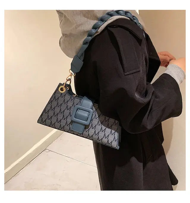 Twisted Buckle Shoulder Bags fashionnsio