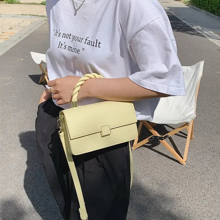 Gold Twisted Fashionable Handbags fashionnsio