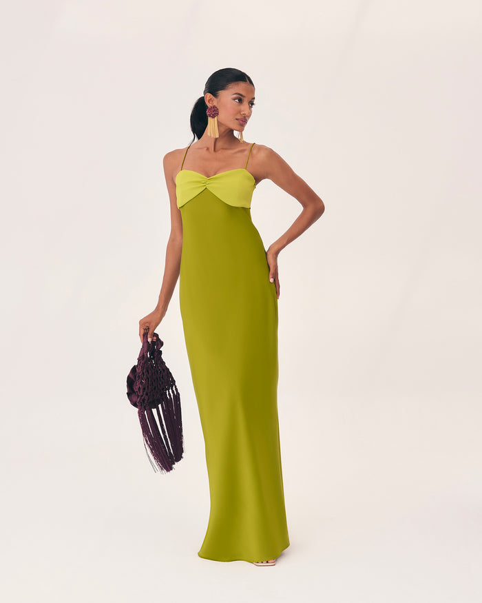 Vestido Brahma Verde maxi de tirantes fluido de Lady Pipa para invitada de boda de noche.