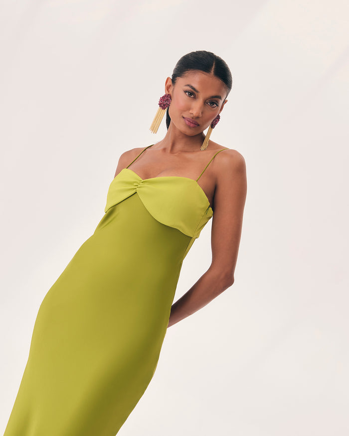 Vestido Brahma Verde maxi de tirantes fluido de Lady Pipa para invitada de boda de noche.