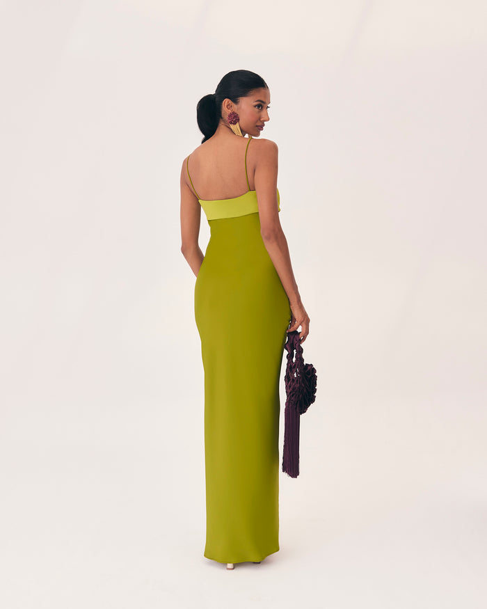 Vestido Brahma Verde maxi de tirantes fluido de Lady Pipa para invitada de boda de noche.