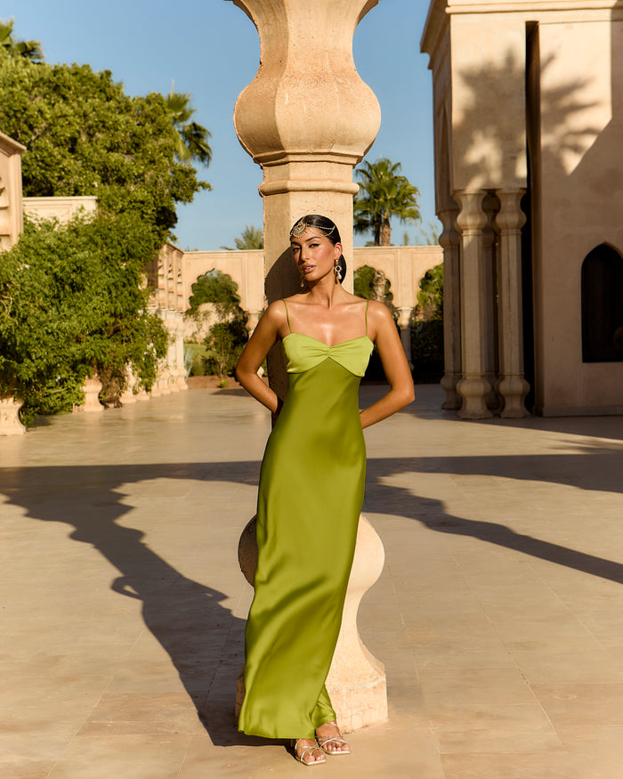 Vestido Brahma Verde maxi de tirantes fluido de Lady Pipa para invitada de boda de noche.