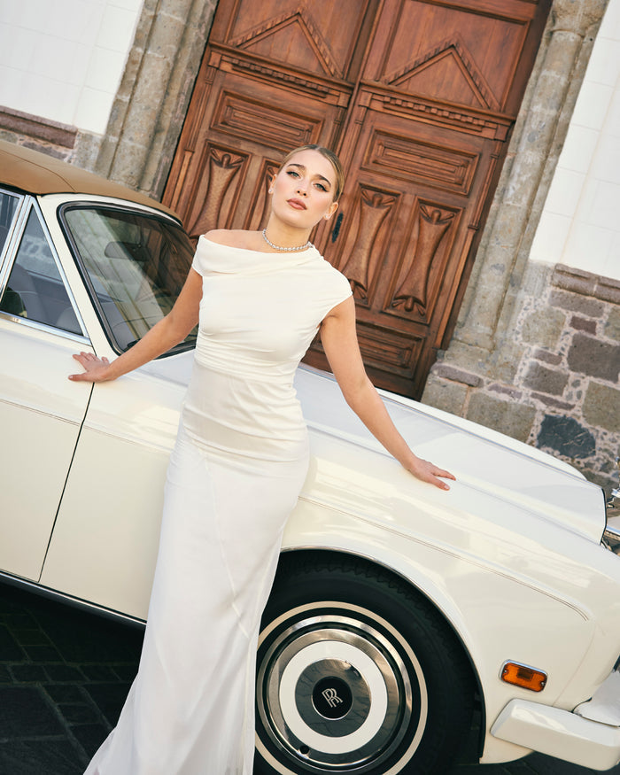 Vestido Marguerite Marfil maxi asimétrico de Lady Pipa para novia.