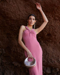 Vestido Riviera Rosé midi halter asimétrico de Lady Pipa para invitada de boda.