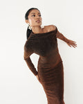 Vestido Sakai Cobre midi asimétrico de manga larga de Lady Pipa para invitada de boda.