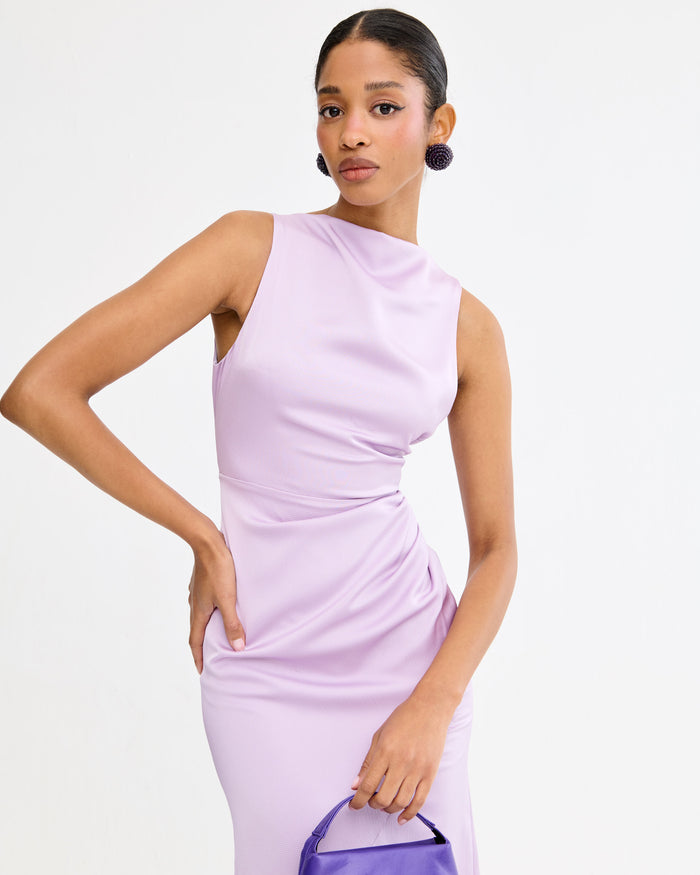 Vestido Sintra Lavanda midi asimétrico de Lady Pipa para invitada de boda.