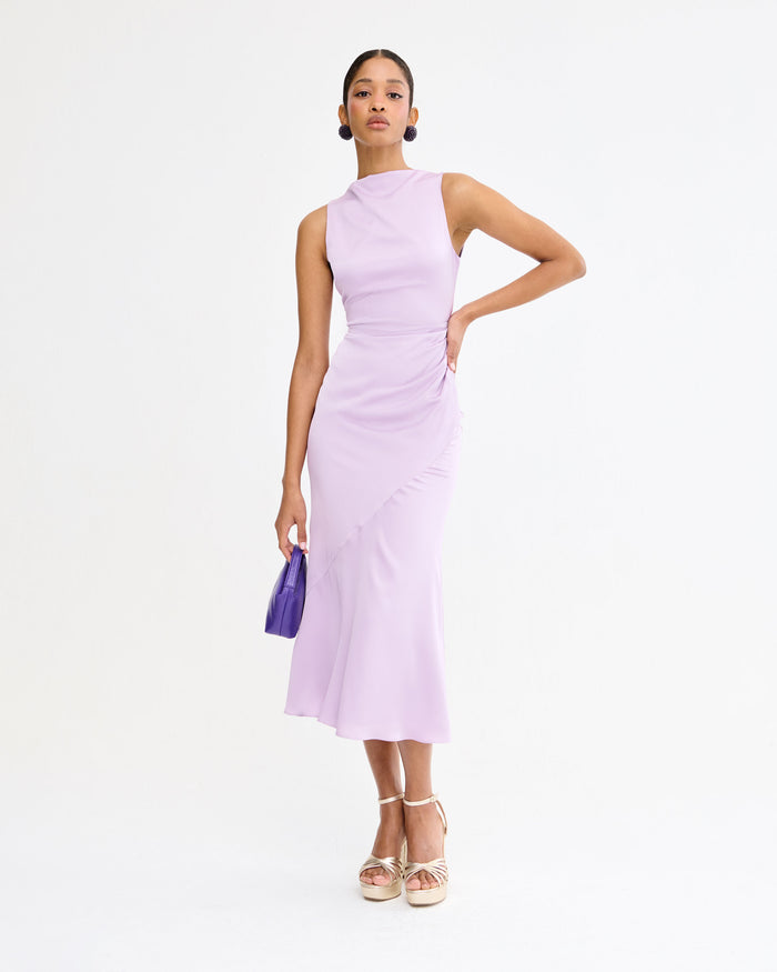 Vestido Sintra Lavanda midi asimétrico de Lady Pipa para invitada de boda.