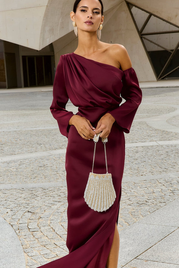 Vestido Siracusa Burdeos maxi asimétrico fluido de Lady Pipa para invitada de boda.