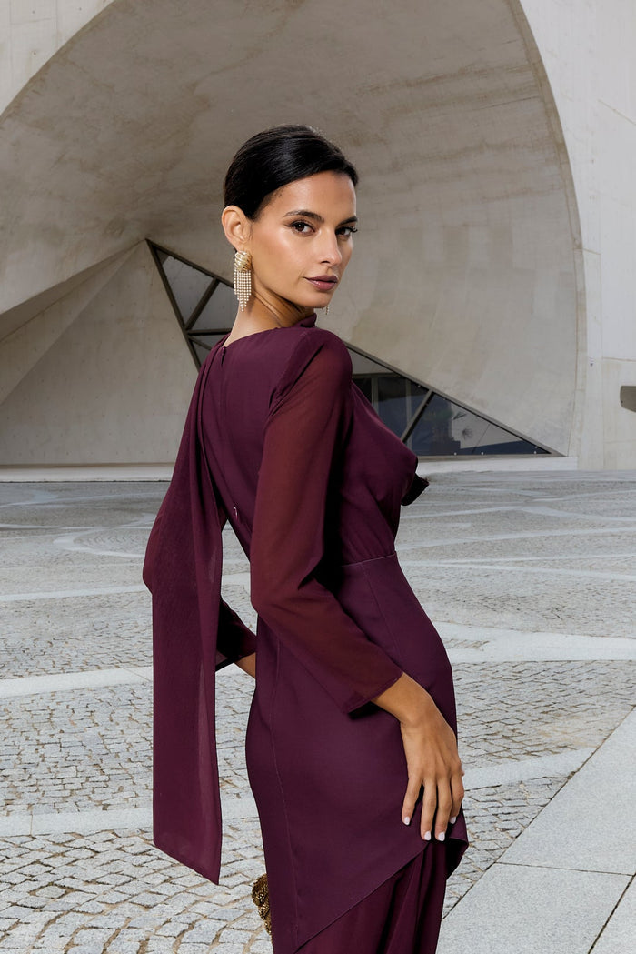 Vestido Viena Berenjena de Lady Pipa para invitada de boda.