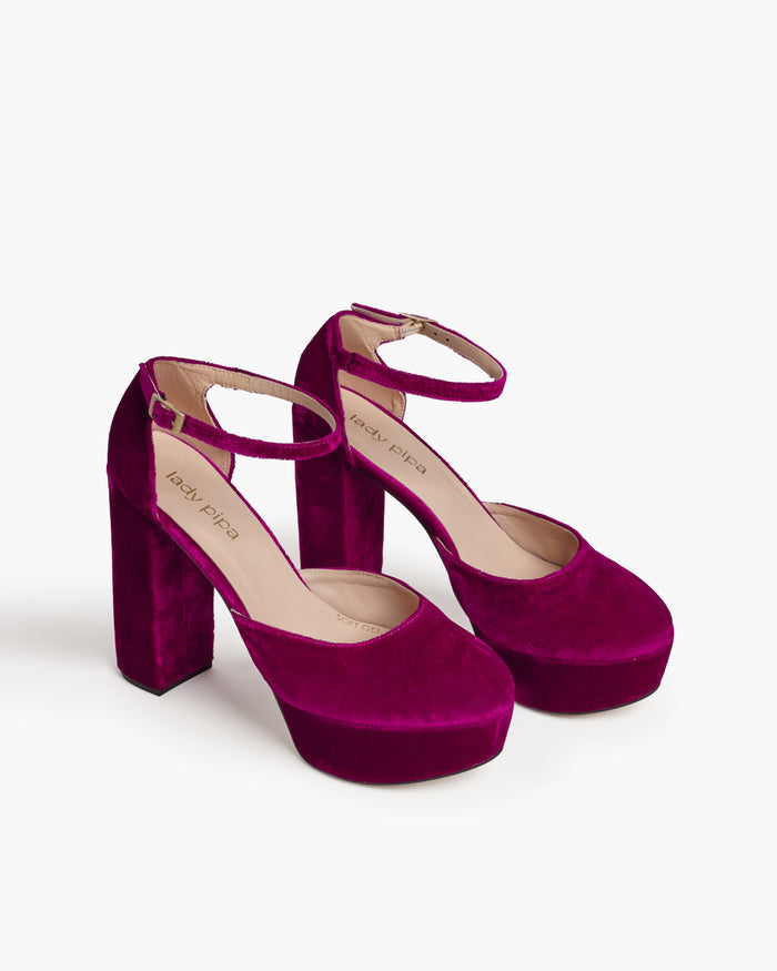 Zapato Richie Burdeos con plataforma de Lady Pipa para completar looks de invitada.